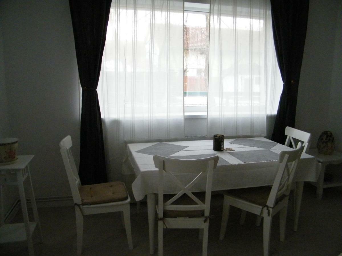 Iarca Cottage Бухарест Экстерьер фото