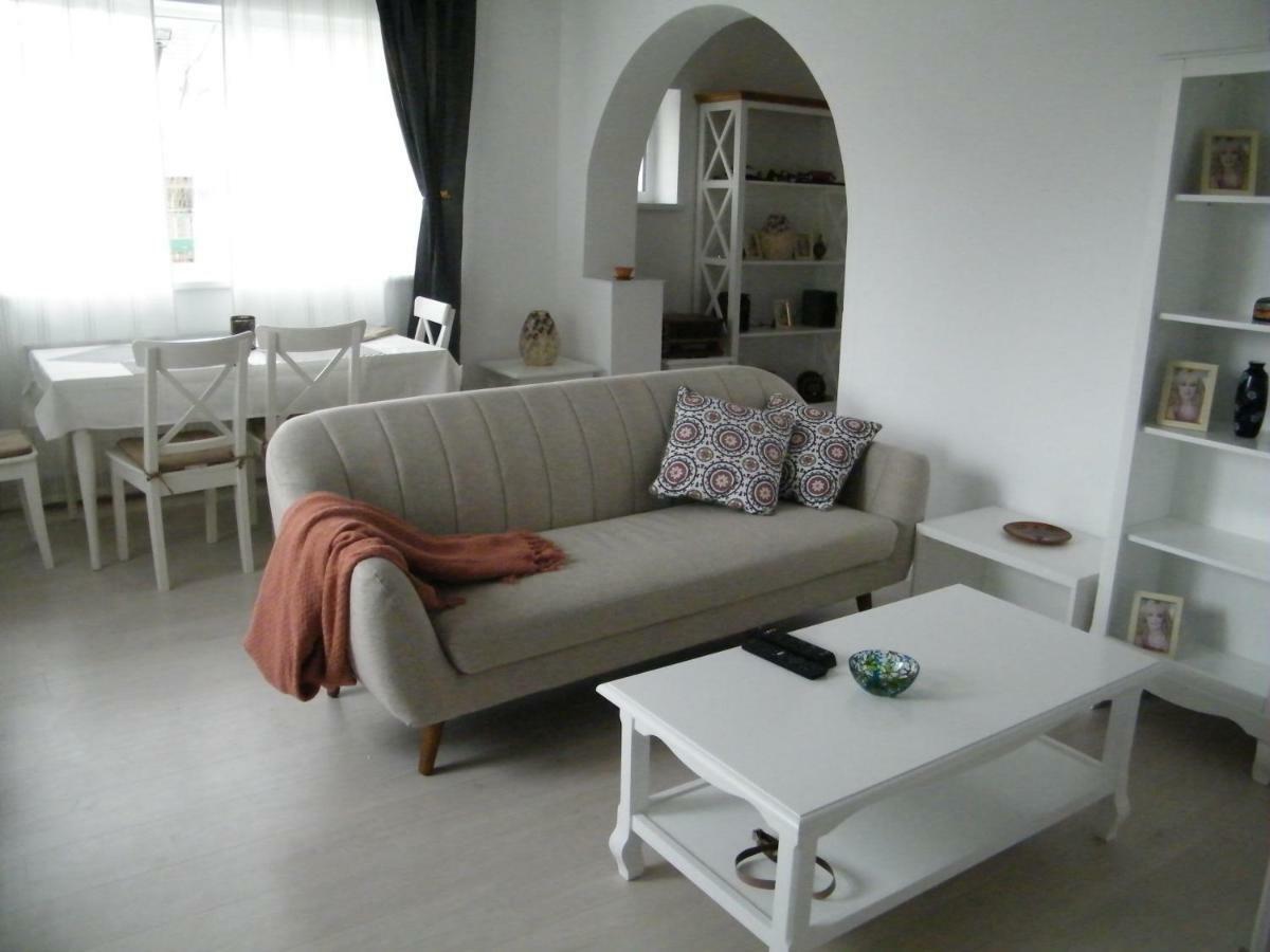 Iarca Cottage Бухарест Экстерьер фото