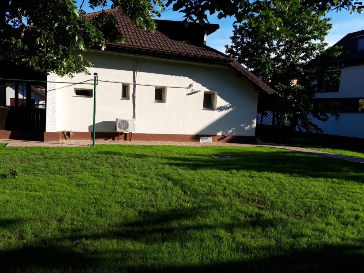 Iarca Cottage Бухарест Экстерьер фото